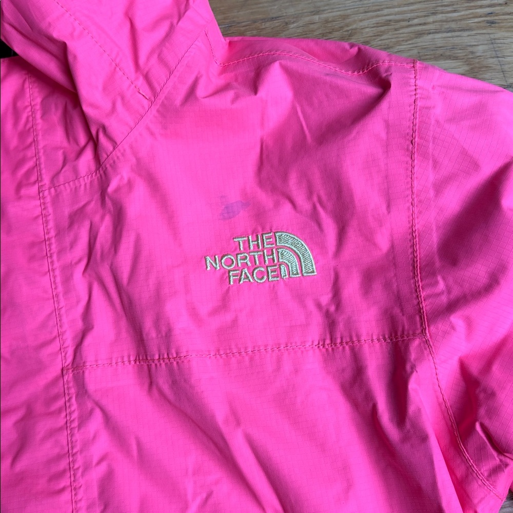 The North Face Kids Bright Pink Raincoat - Picture 10 of 10